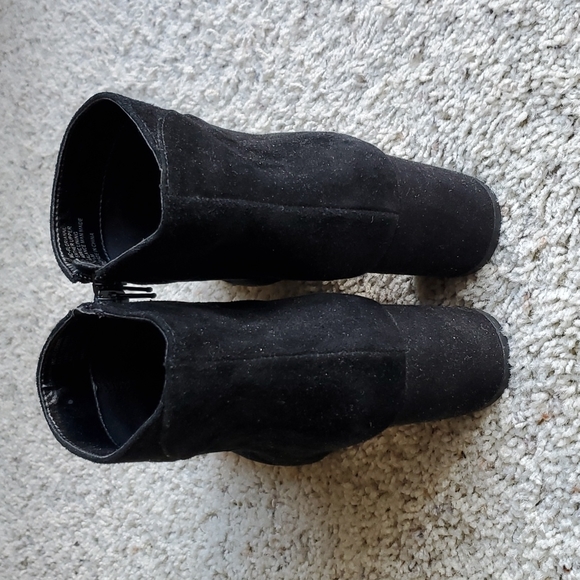 NC Floriann Block-Heel Ankle Suede Booties in Black Size 7.5 - Picture 4 of 8